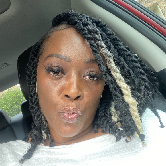 Meet your Posher, Lawaina - Picture 5 of 15